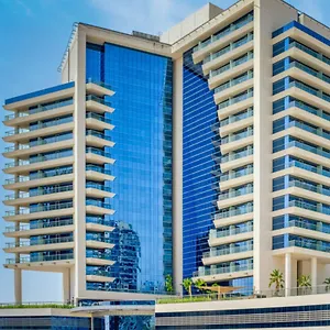 The First Collection Business Bay Dubaj
